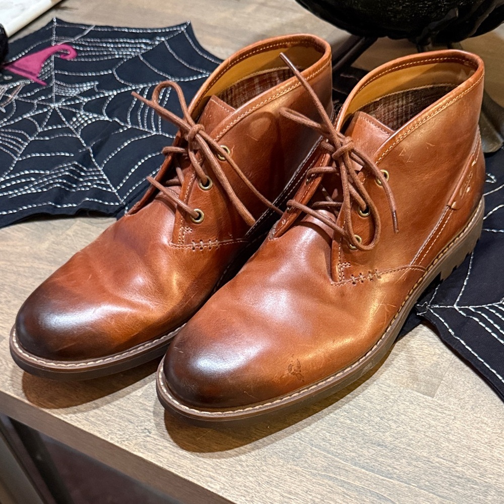 Clarks Tan Leather Chukka Boots